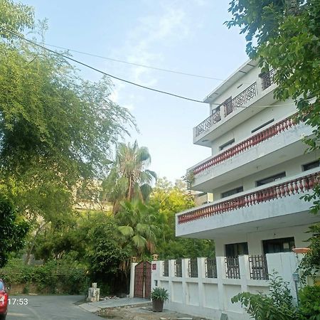 Oyo Metro View Residency Near Snow World Hotel Noida Exterior photo